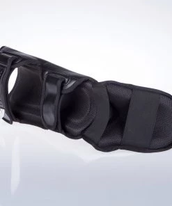 Fighter Shinguards Thai Ergo - Black/red, FSG-004BR PROTECTION