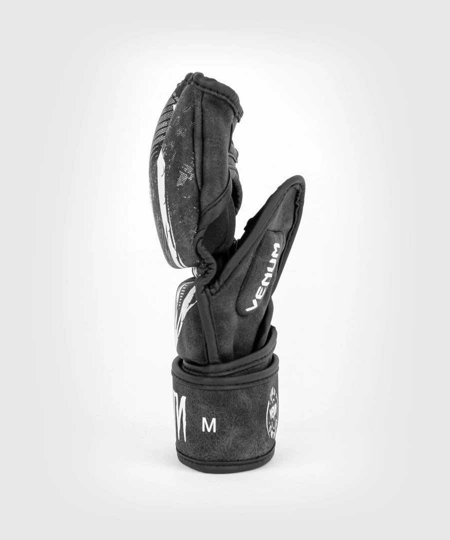 GLOVES MMA Rukavice Venum Gladiator 4.0 - černá 4 GLOVES MMA Rukavice Venum Gladiator 4.0 - černá