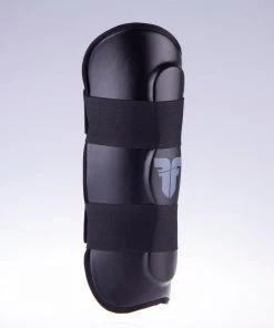 Shin Guard Fighter Ergo - Black, FSG-001B