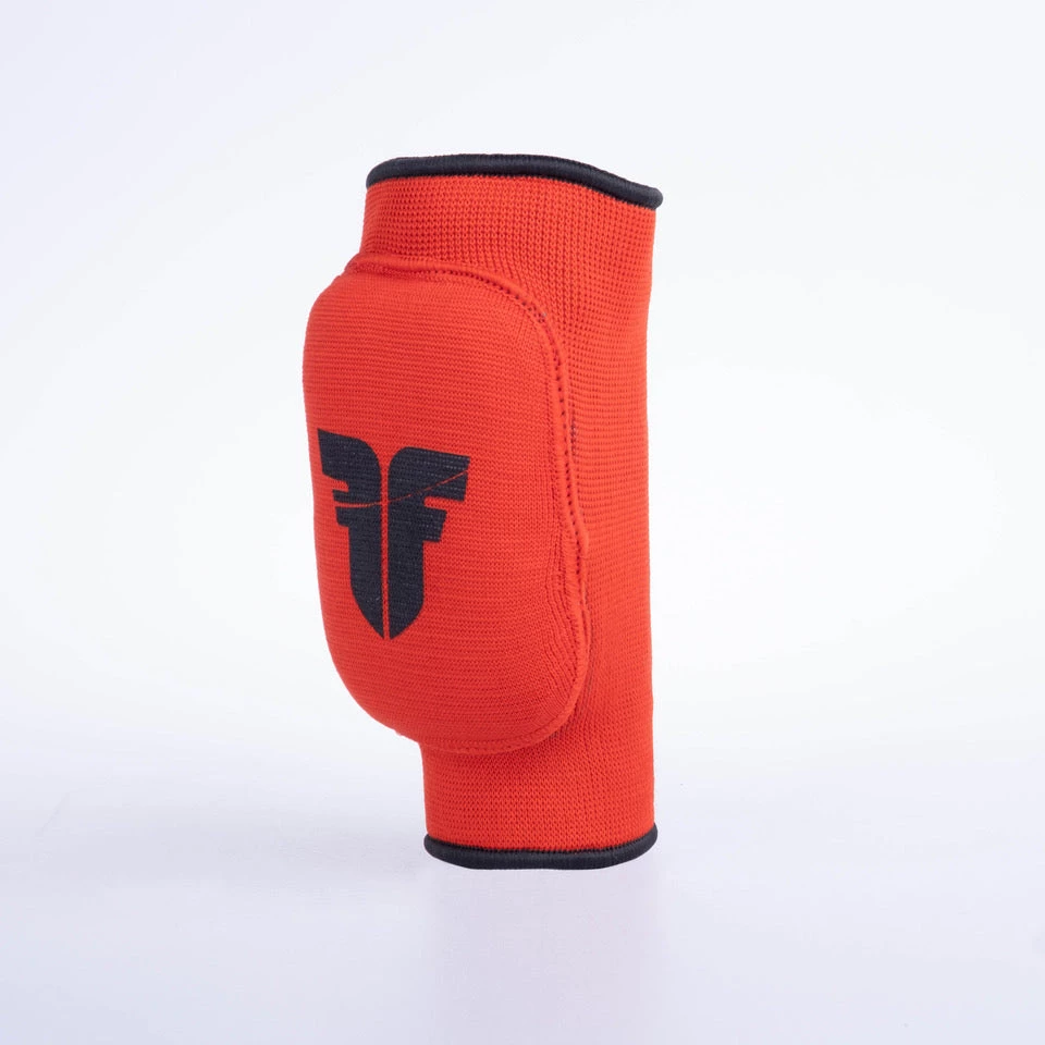 PROTECTION Fighter Reversible Elbow Guard - Blue/red 4 PROTECTION Fighter Reversible Elbow Guard - Blue/red
